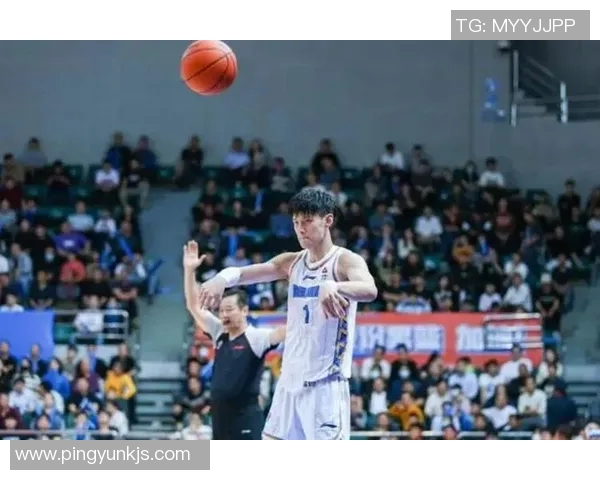 曾凡博在北京CBA赛季中的精彩表现与未来发展潜力分析 曾凡博在北京CBA赛季中的精彩表现与未来发展潜力分析